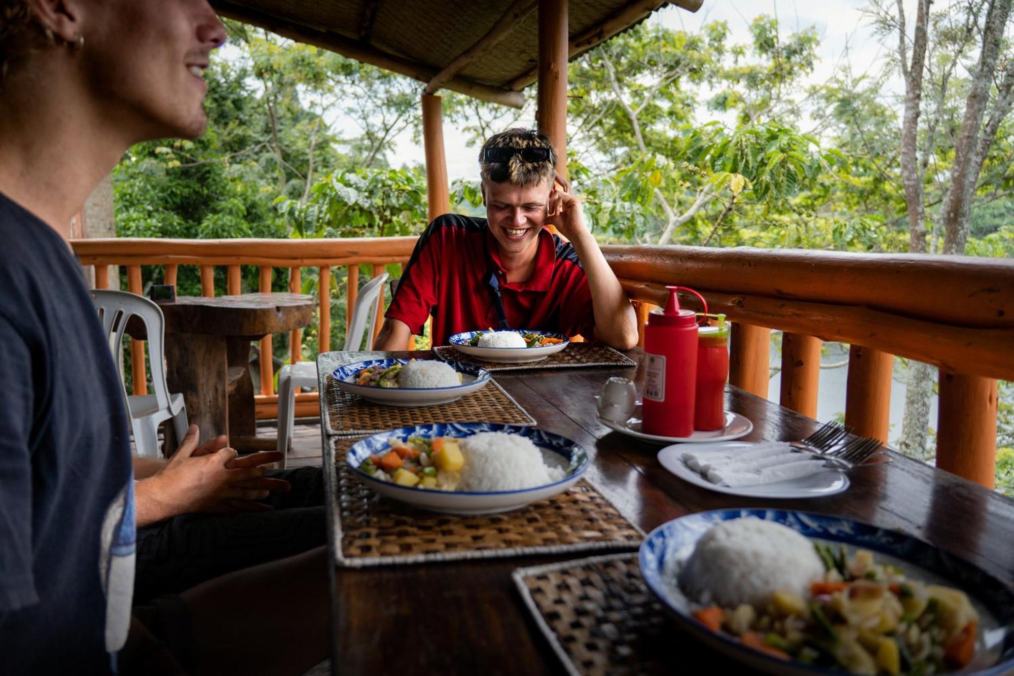 Dave The Cave Eco Lodge And Cultural Campsite Rubirizi Exterior photo